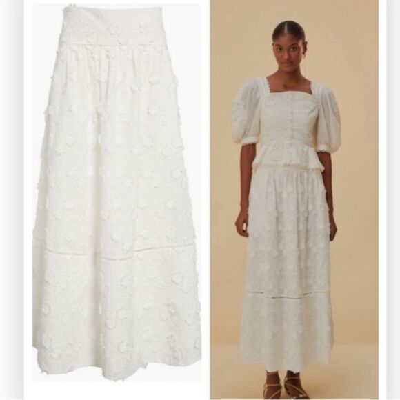FARM Rio Off White 3D Flower Midi Skirt in $295 Small NWT - Picture 1 of 10